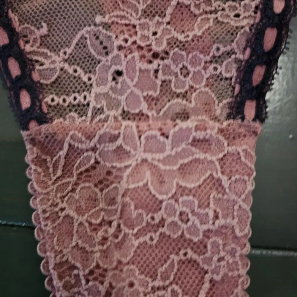 NWT Victoria’s Secret Ribbon Slot Lace Thong Panty Pink Dusk Mauve Size Medium